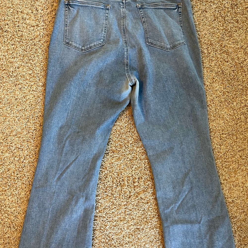 Loft Curvy High Waist Raw Hem Stitch Distressed Light Wash Denim Crop Jeans 16 - Picture 7 of 14